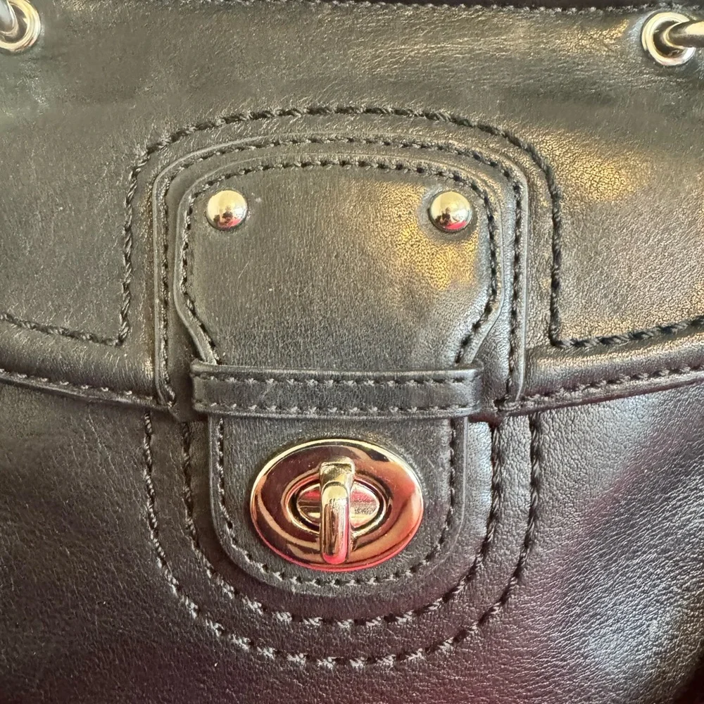 Coach Willis turn lock bag. Arm bag or cross body with tassel black - Picture 9 of 12